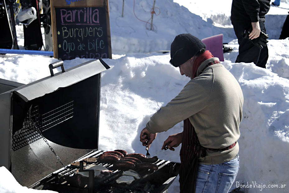 Una parrilla en medio de la montaña