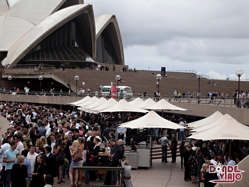 Bares frente a la Ópera de Sydney